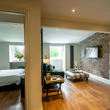 아파트 The Loft At Dukes Townhouse
